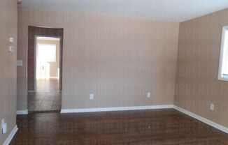 3 beds, 1 bath, $1,095