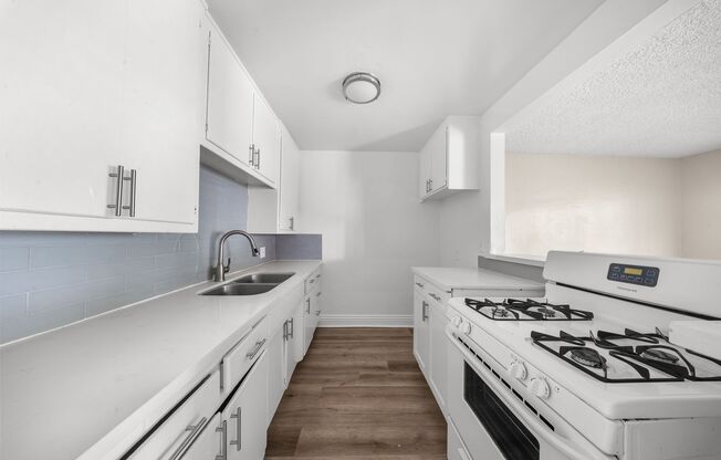 405 W 10th St
