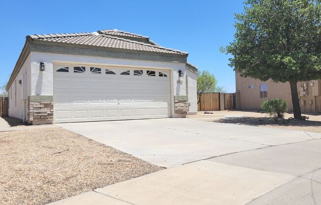 Upgraded 3 Bedroom With Bonus Room