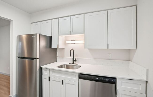 2 beds, 1.5 baths, 1,150 sqft, $1,949, Unit 2460