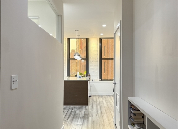 1 bed, 1 bath, 721 sqft, $3,775, Unit 313
