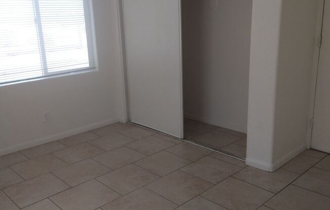 Nice and Quite 1 bedroom 1 bath with Bonus room