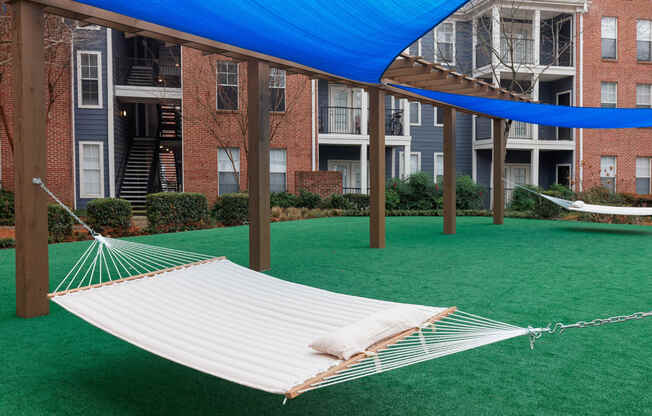 Island Park and Harbor Town Square Apartments - Hammock garden
