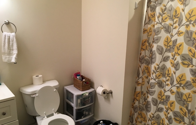 3 beds, 2 baths, 1,500 sqft, $6,500, Unit 1