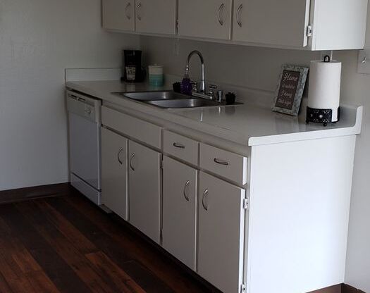 2 beds, 2 baths, 980 sqft, $2,125, Unit 215