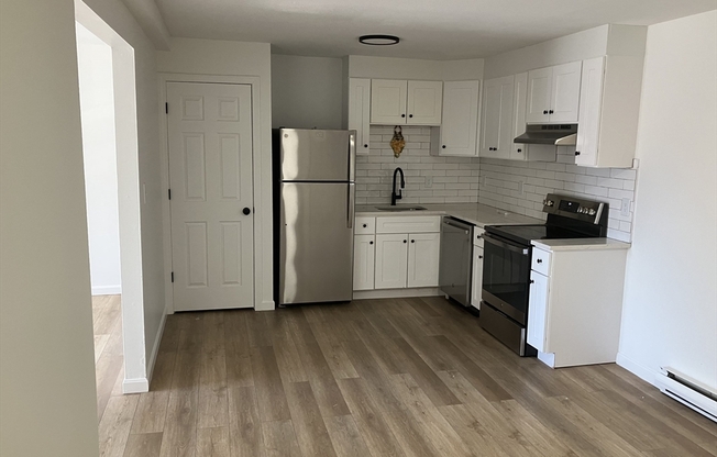 1 bed, 1 bath, 700 sqft, $1,950, Unit 25