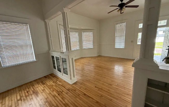 2708 N 19 ST