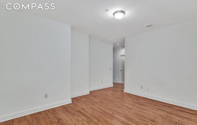 1 bed, 1 bath, 1,300 sqft, $2,800, Unit 2K