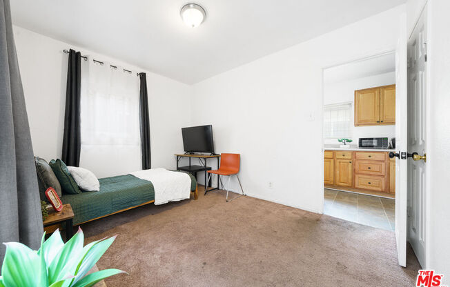 1 bed, 1 bath, $2,495