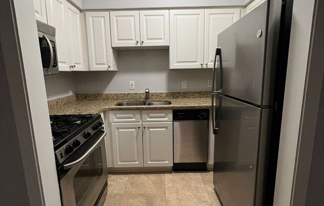 Quiet and Comfortable Condo in Sandy Springs!