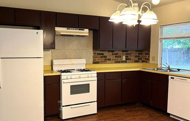7603 Glen Vista