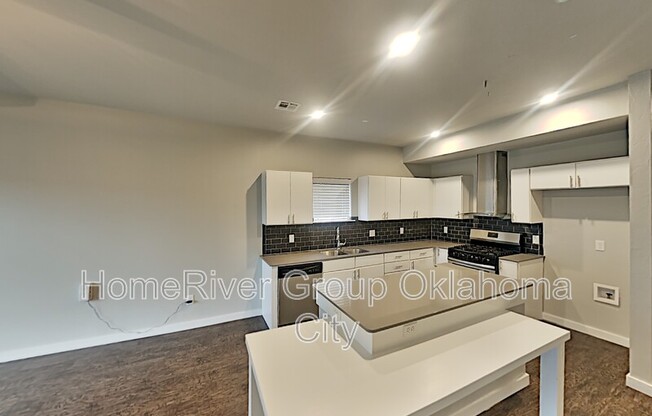 17604 HAMPTON PARK DR