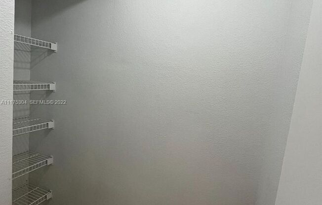 2 beds, 2 baths, $1,950, Unit Unit #128