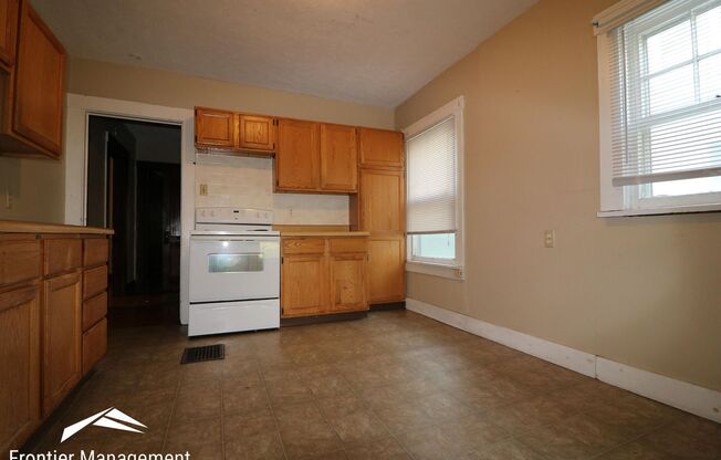 6 beds, 3 baths, $2,000, Unit 1