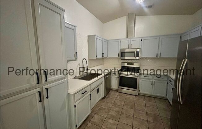 Stunning 5 Bed/2 Bath S Bakersfield Home w/ RBP & Security Deposit Alternative Option
