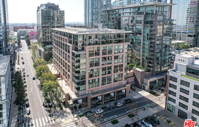 1 bed, 1 bath, 930 sqft, $2,800, Unit 513