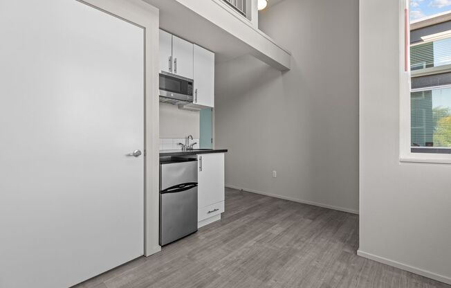 Studio, 1 bath, 157 sqft, $1,245