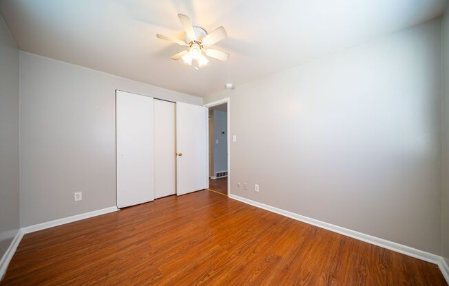 2 beds, 1 bath, $1,395, Unit 474 D