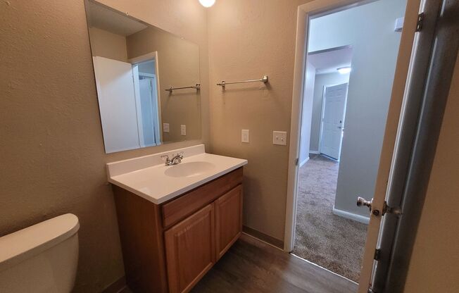 2 beds, 1 bath, 800 sqft, $1,195, Unit 4615 Southeast 3rd Court