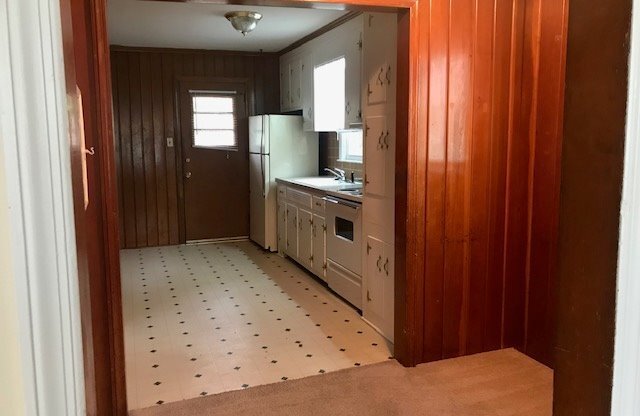 3 beds, 1 bath, $1,400