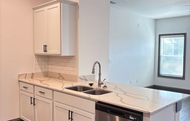 2 beds, 2 baths, 1,080 sqft, $1,075, Unit 123