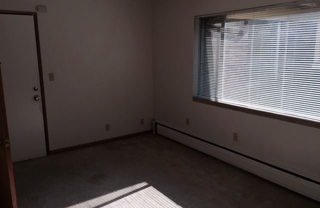 4718 Apts LLC