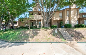 Beautifully crafted townhouse in Arlington!