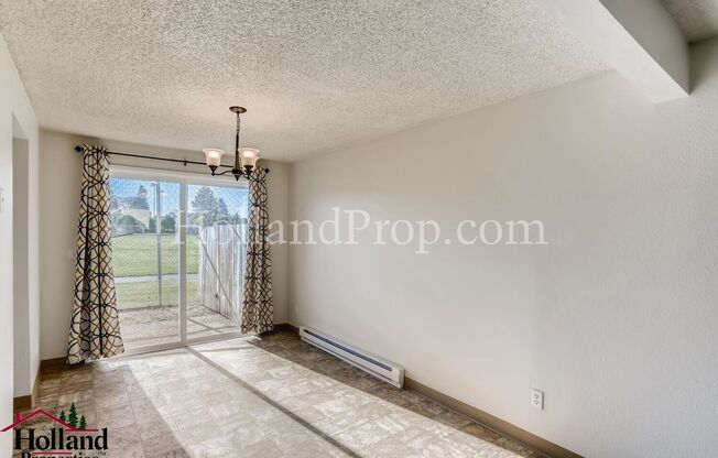 3 beds, 1.5 baths, 1,000 sqft, $1,645, Unit C