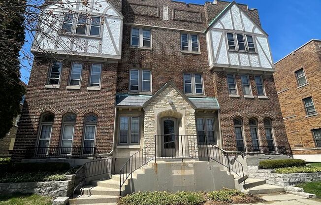 2631 N Cramer
