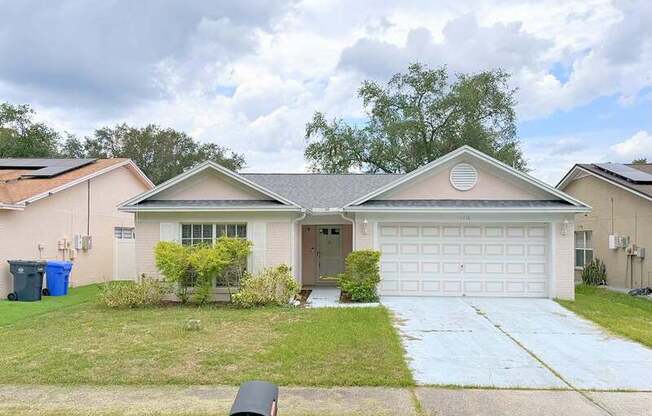 1118 HARDWOOD DR