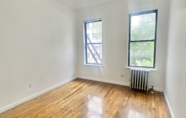 2 beds, 1 bath, $3,350, Unit 18