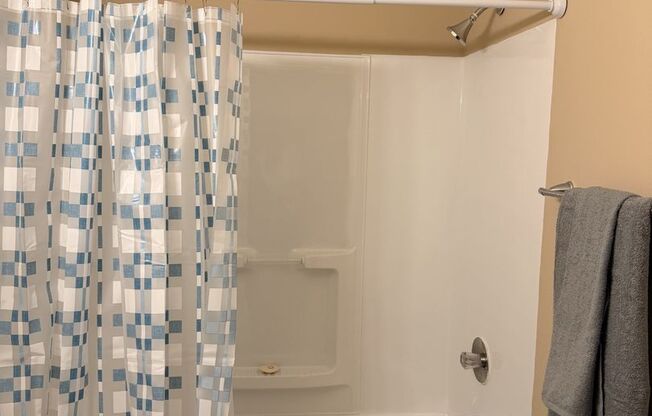 1 bed, 1 bath, 646 sqft, $795, Unit 350F