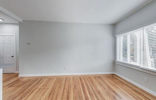 818 61 ST
