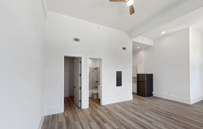 Studio, 1 bath, 476 sqft, $1,650, Unit 1212