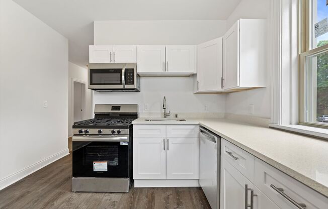 2905 N Bartlett