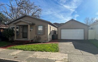 2 Bedroom 1 Bathroom Single Family Home located in Santa Rosa's Burbank Gardens Area