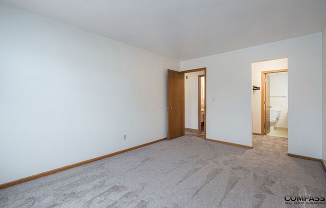 2 beds, 1.5 baths, 884 sqft, $1,275, Unit 102