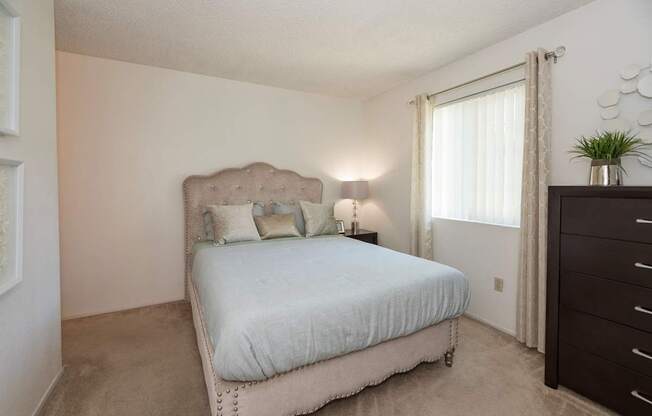 River Pointe model 2x2 primary bedroom