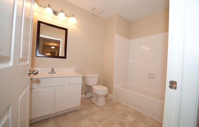 1 bed, 1 bath, 856 sqft, $1,395, Unit 204