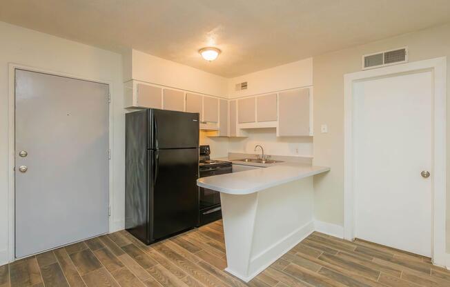 1 bed, 1 bath, 659 sqft, $899