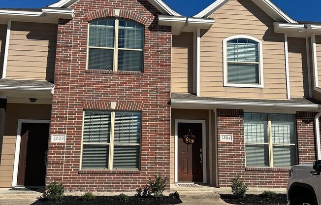 College Station - 2 bed - 2 1/2 bath condo - River Ridge HOA