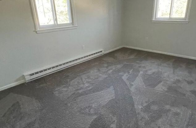 2 beds, 1 bath, $1,750, Unit G06