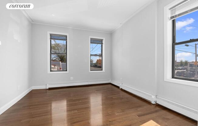 469 VANDERVOORT AVE