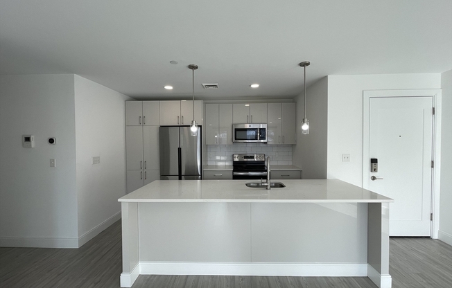 4 beds, 2 baths, 1,222 sqft, $6,100, Unit 306