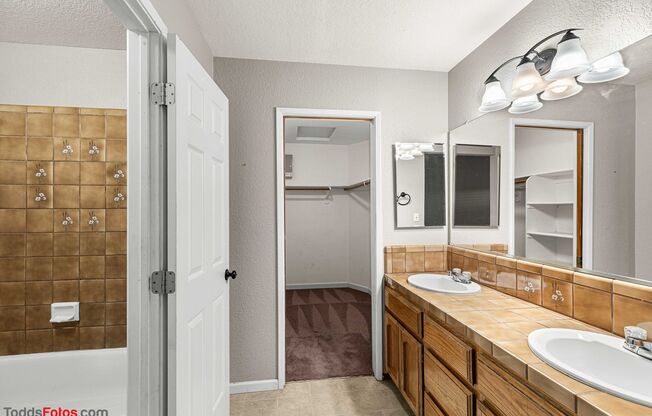 1301 Winford St. Modesto, CA 95355