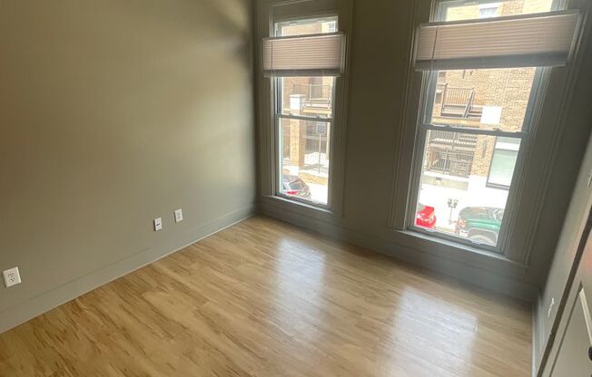 3 beds, 1 bath, $9,785, Unit Apt 3