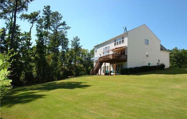 6-bedroom, 4.5-bathroom home located in the heart of Raleigh, NC