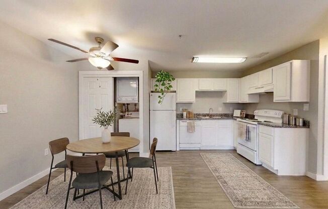 2 beds, 1 bath, 745 sqft, $1,100