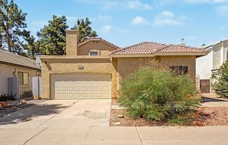 3 bedroom lake front in Chandler