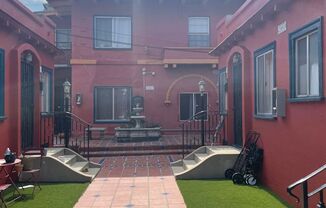 2801 - 2805 South Budlong Apartments